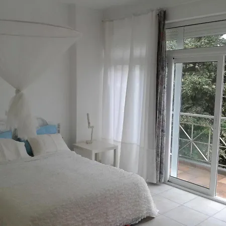 Mare E Monti2 Apartment *