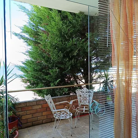 Mare E Monti2 Apartment *